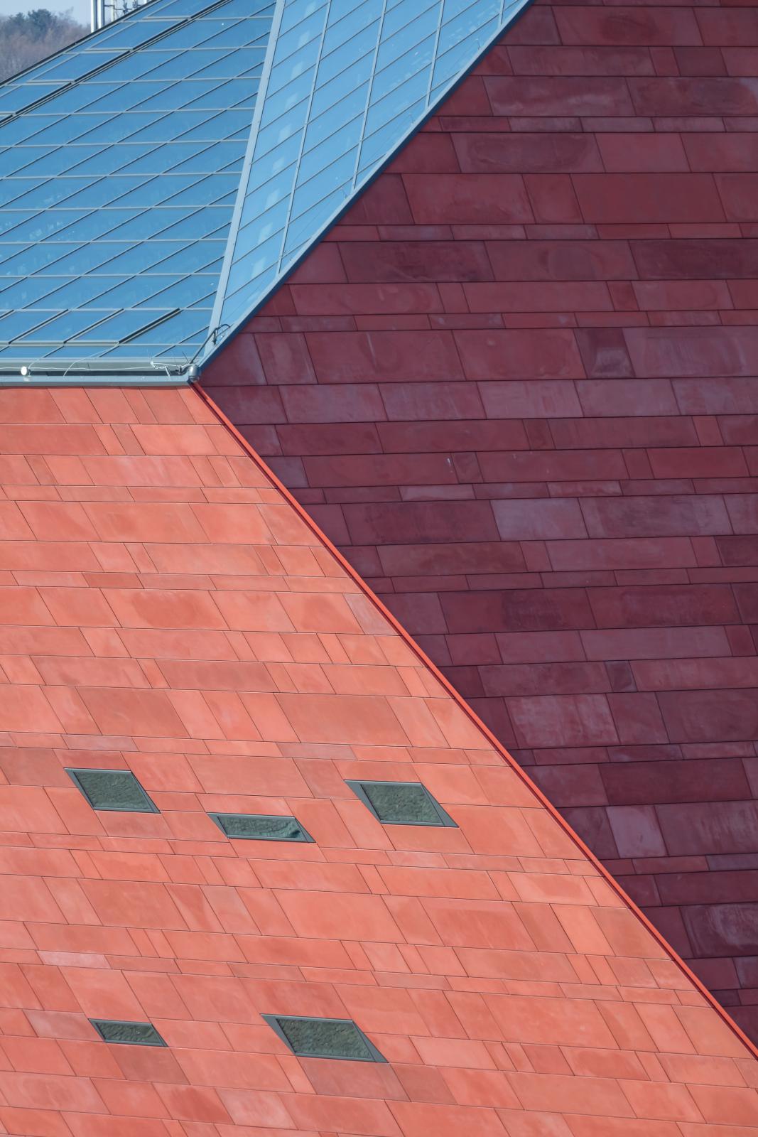 Photograph of Museum of the Second World War, designed by Kwadrat Studio Architektoniczne and located in Gdańsk, Poland