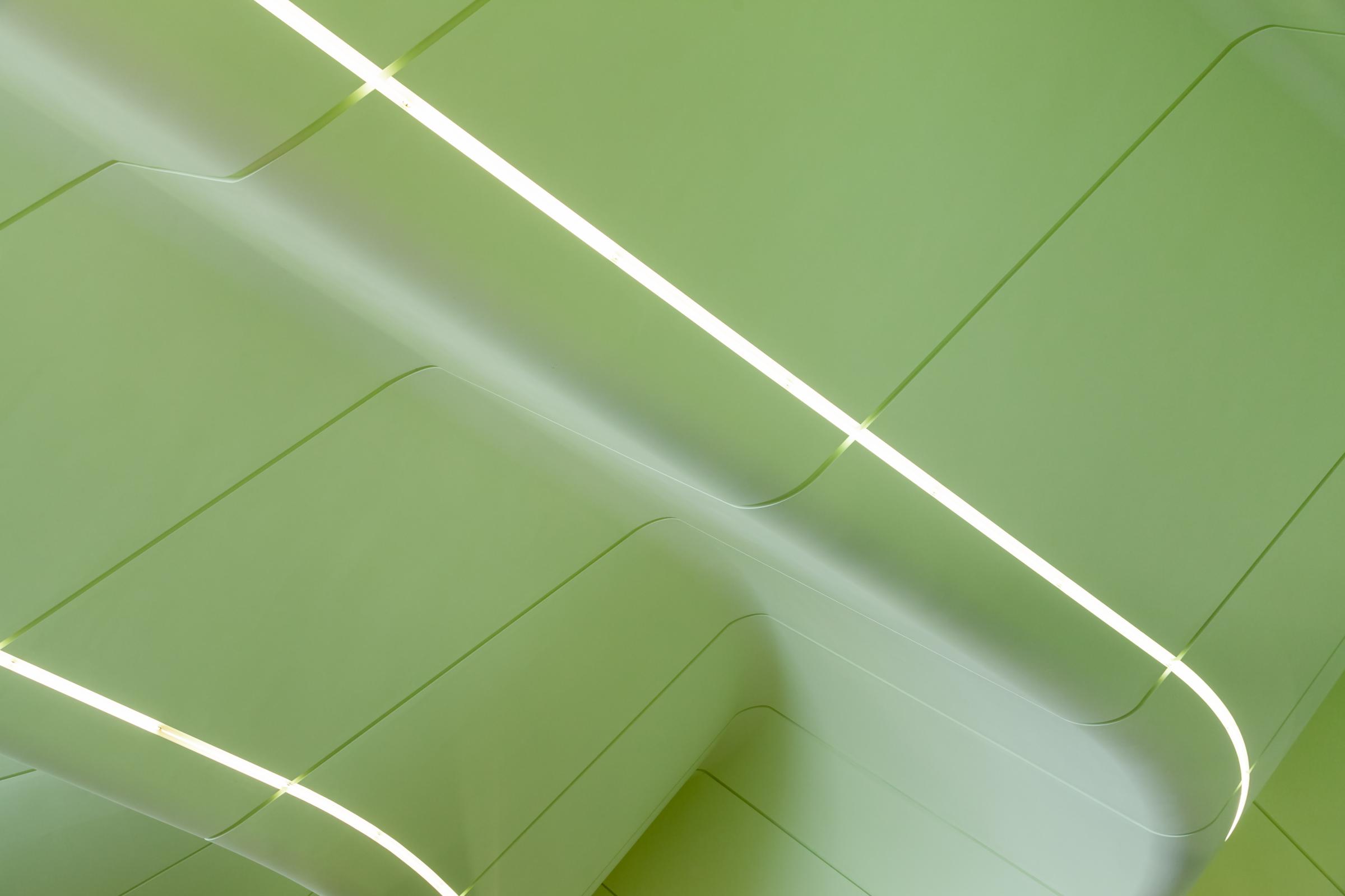 Photograph of Riverside Museum of Transport, designed by Zaha Hadid Architects and located in Glasgow, United Kingdom