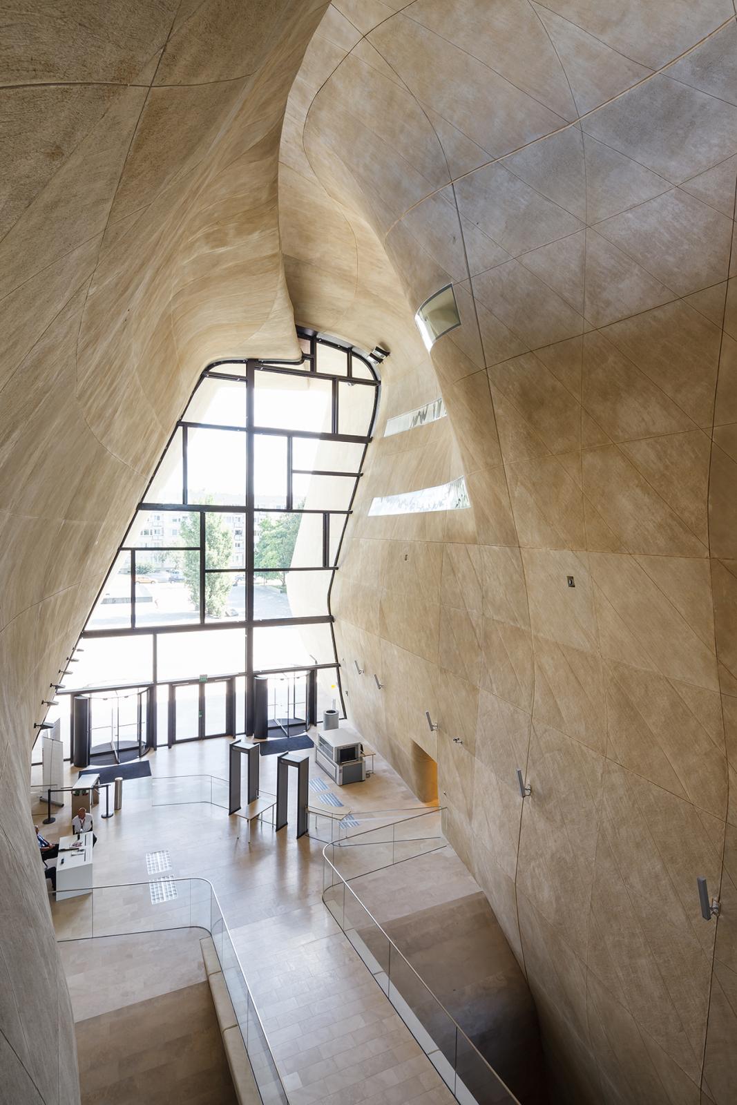 Photograph of POLIN Museum of the History of Polish Jews, designed by Lahdelma & Mahlamäki Architects and located in Warsaw, Poland
