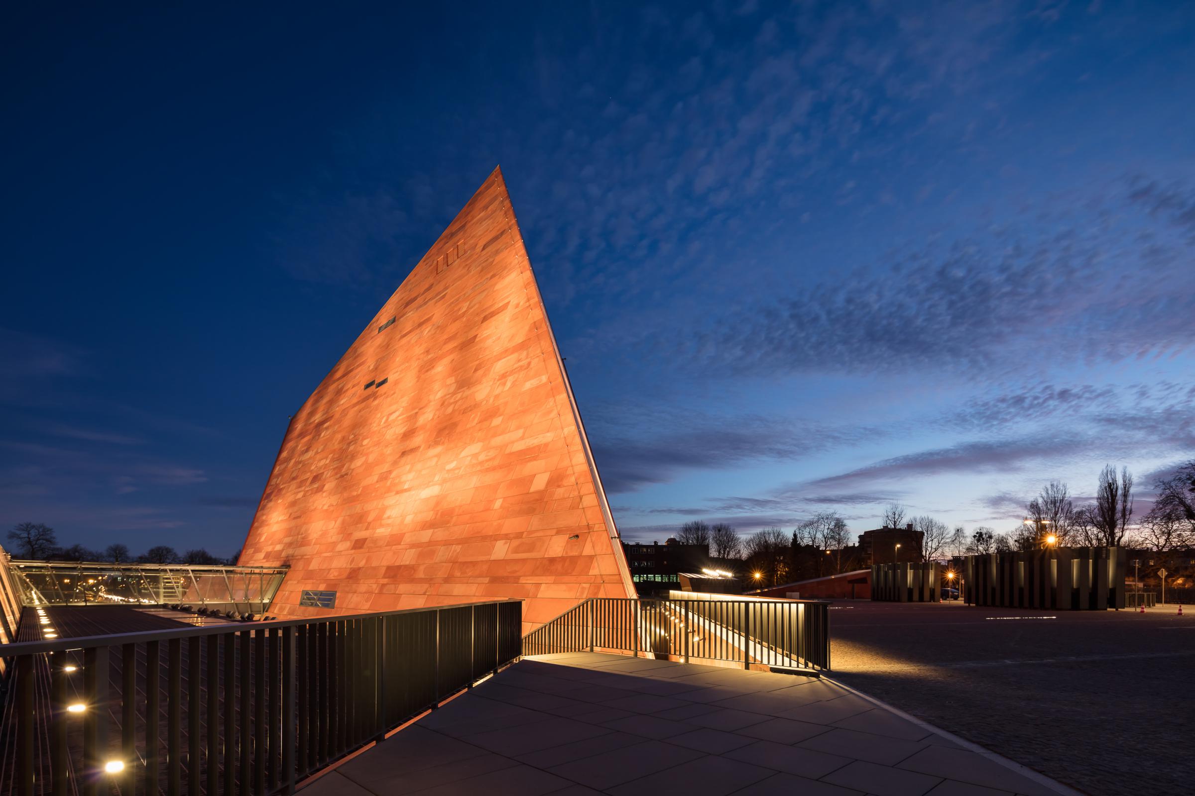 Photograph of Museum of the Second World War, designed by Kwadrat Studio Architektoniczne and located in Gdańsk, Poland