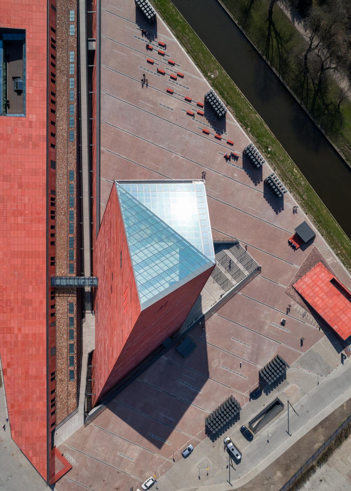 Photograph of Museum of the Second World War, designed by Kwadrat Studio Architektoniczne and located in Gdańsk, Poland