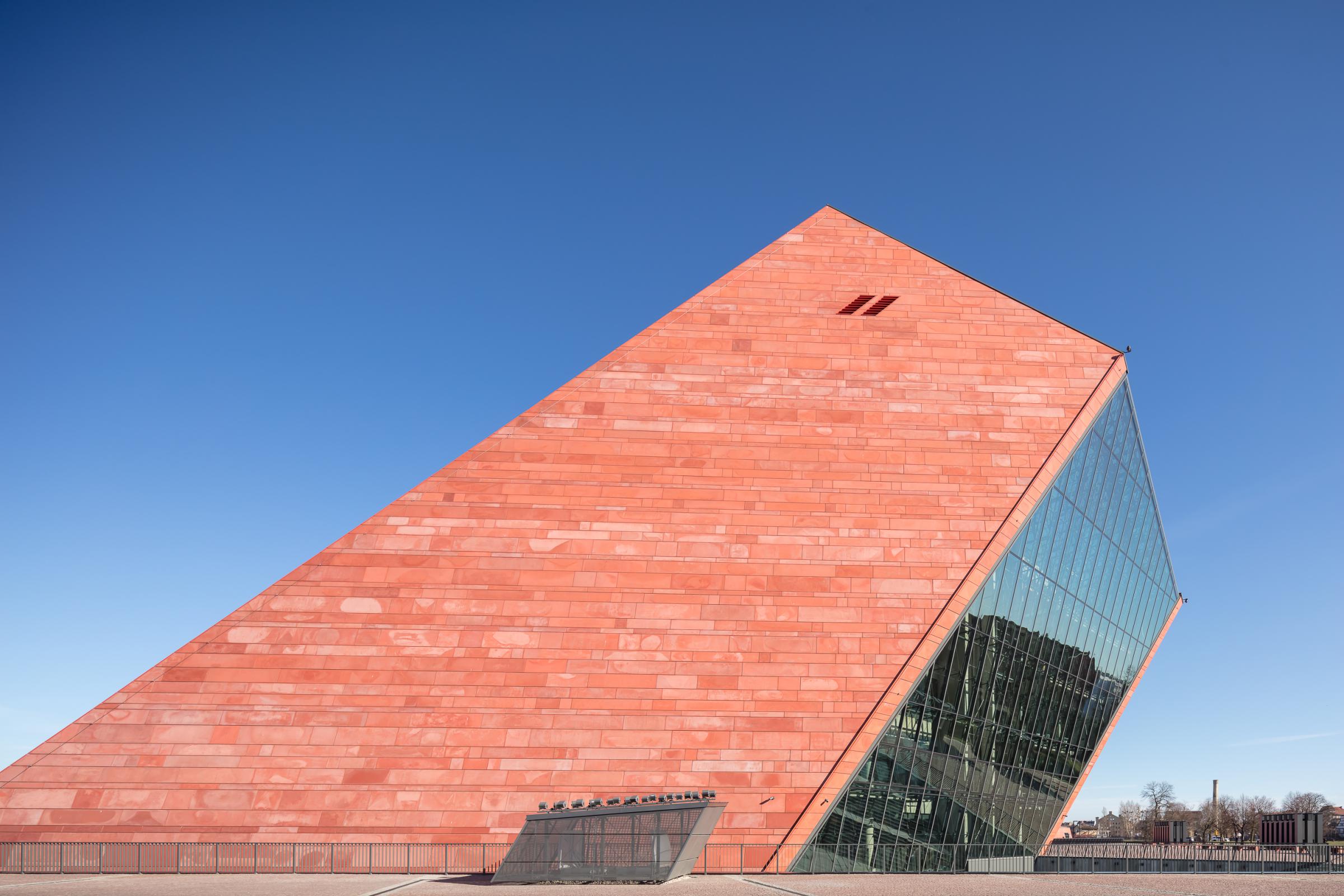 Photograph of Museum of the Second World War, designed by Kwadrat Studio Architektoniczne and located in Gdańsk, Poland