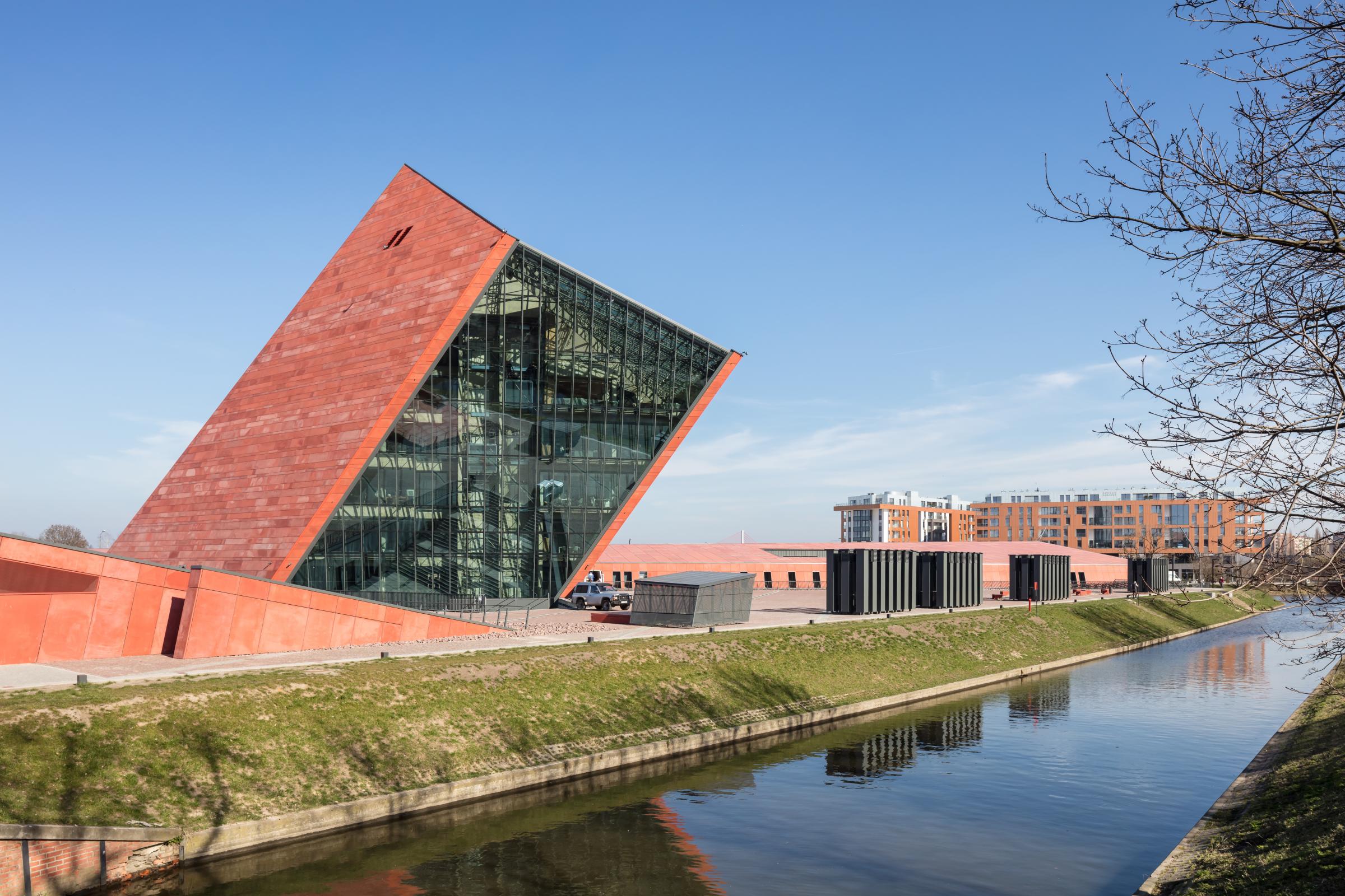 Photograph of Museum of the Second World War, designed by Kwadrat Studio Architektoniczne and located in Gdańsk, Poland