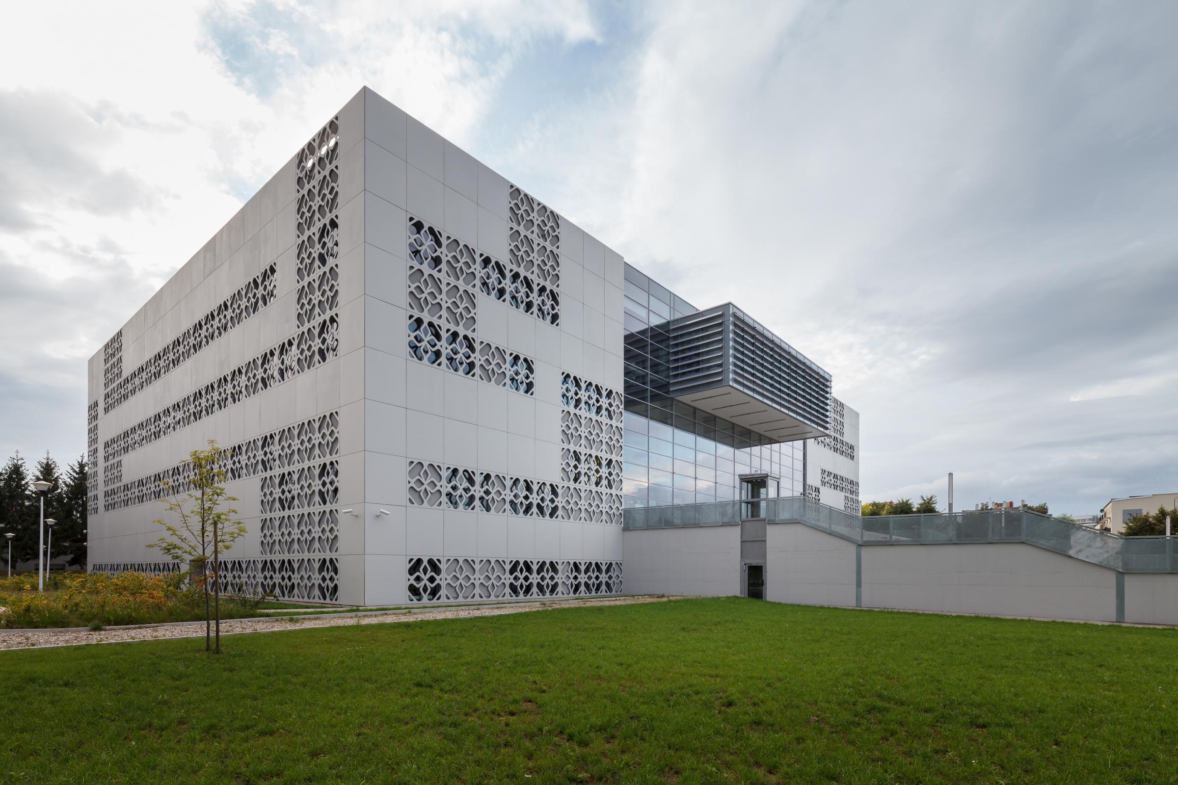 Photograph of Center of Modern Education, designed by AA_Studio/Group-Arch and located in Białystok, Poland